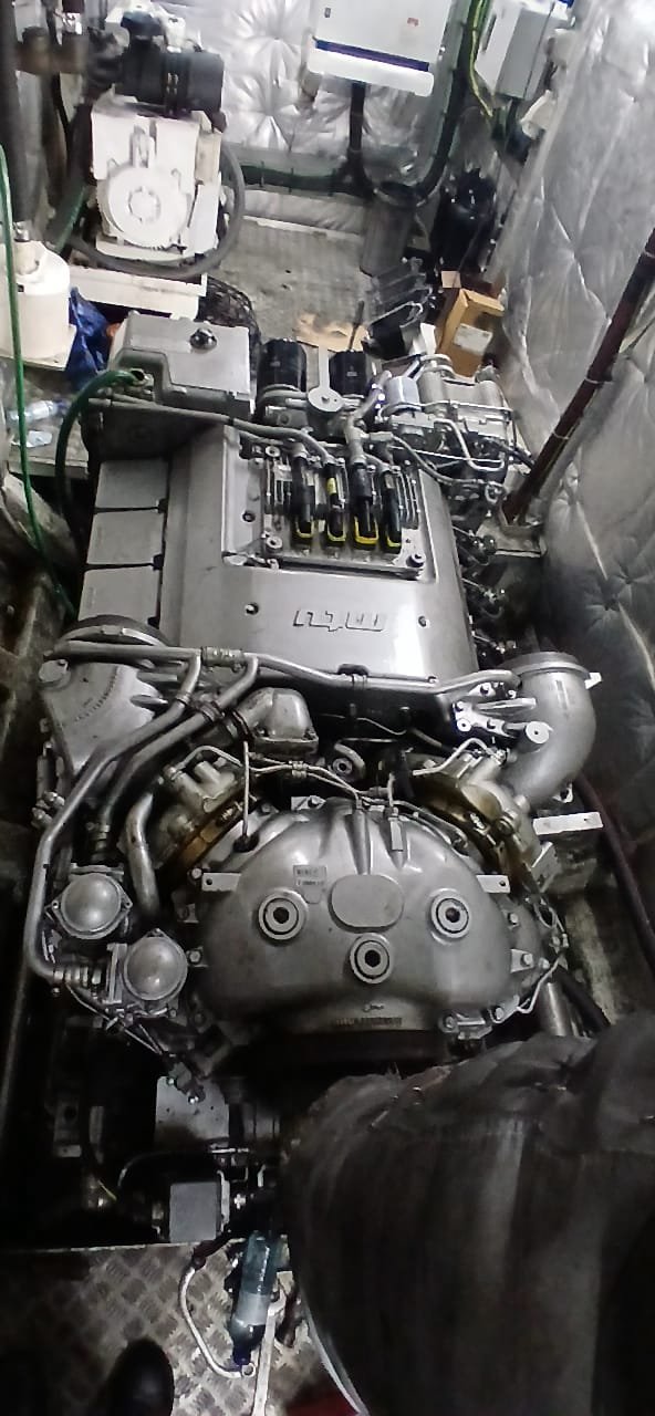 Instalação de Alternador – MTU 10V Série 2000